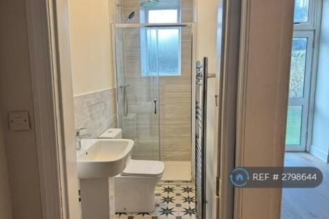 Shower And Rear Access