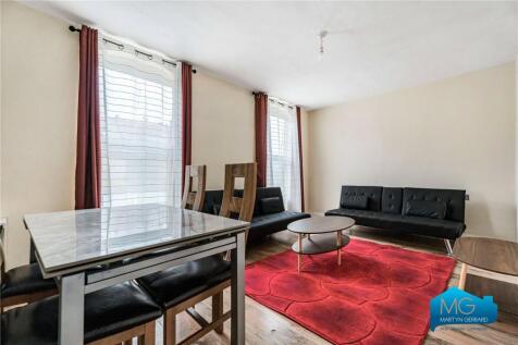 Bowes Road, London, N11 photo 2