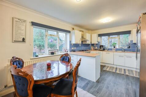 46 Lyndhurst Road-09.jpg