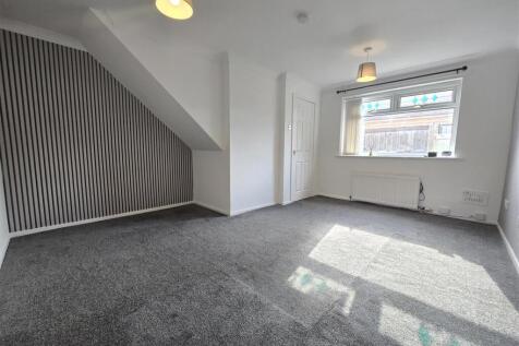 Birchfields Rise, Whinmoor, Leeds, West Yorkshire photo 4