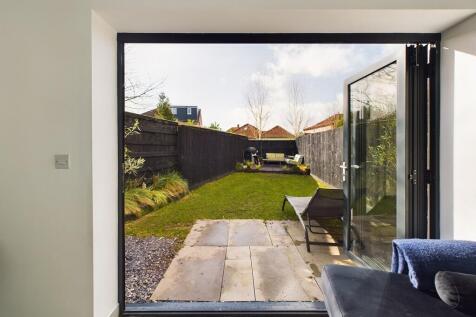 CAM02854G0-PR0318...