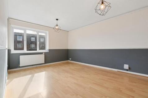 101 Singleton Close, London, SW17 9JZ reception 1.