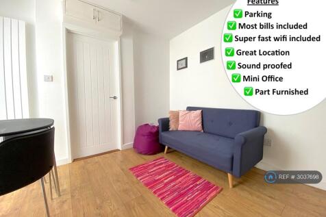 Self Contained 1 Bed With Parking