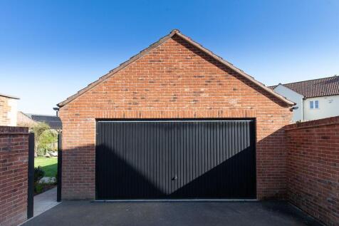 Double Garage 