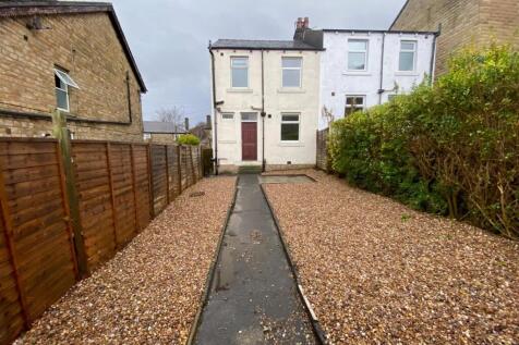 REAR GARDEN 1.jpg