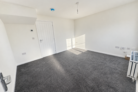 Mayflower Lane, Grimsby, North East Lincolnshire photo 3