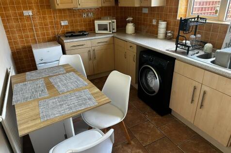 Cavan Crescent, Poole, Dorset, BH17 photo 3