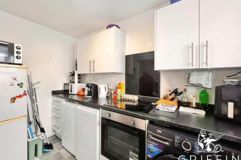 Lewes Close, Grays, RM17 photo 3
