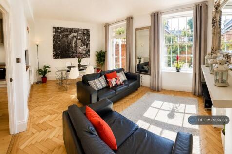 Bright Lounge/Dining Garden View Double Glazing