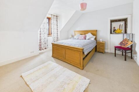 CAM03481G0-PR0092-STILL015