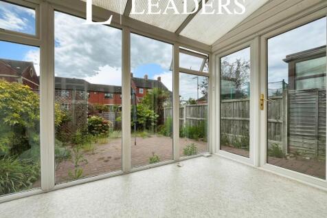 Bicton Avenue, St Peters, WR5 photo 3