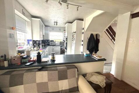 Louvaine Close, Manchester photo 5
