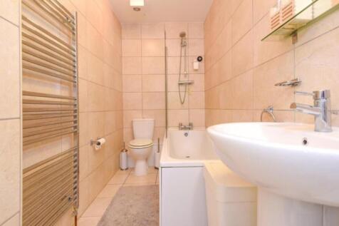 Bathroom darl.jpg