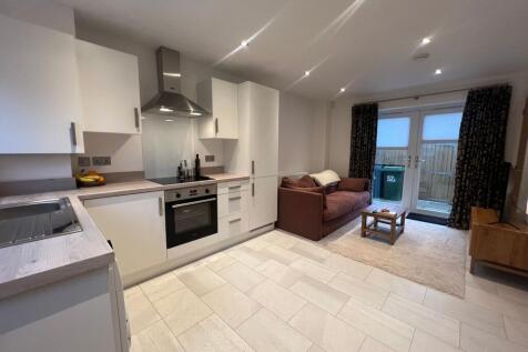 OPEN-PLAN LIVING KITCHEN ROOM