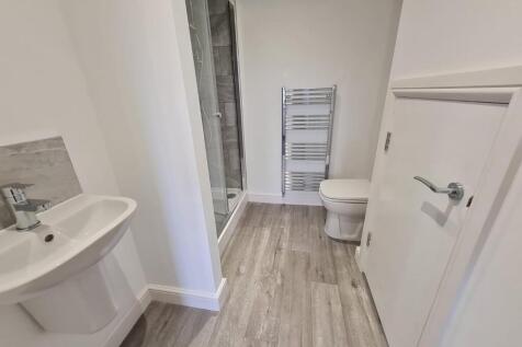 Elizabeth Court, WAKEFIELD photo 3