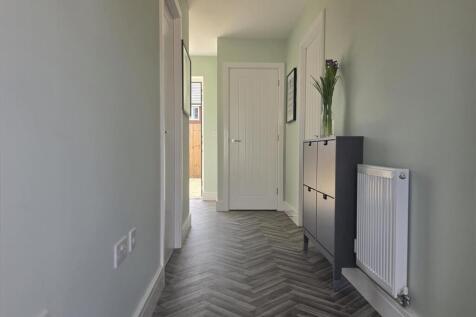 Honeysuckle Way, Clacton-On-Sea photo 4