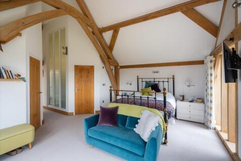4 bed, 4 bath Detached in Bristol - Photo 8