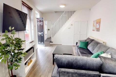 4-bed house on Banner Street, Liverpool, £2,236/mo