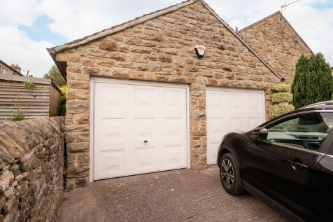 Garage (Left Side)