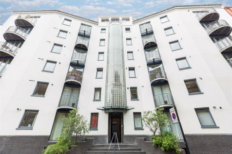 21 The Triangle Three oak lane SE1 2NZ Flat 4 3.jp