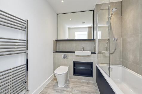 Brecon Court, Lampton Parkside, TW3 photo 4