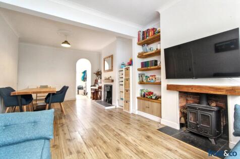 Lounge to Dining