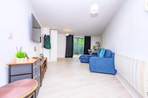 Living/Dining Area