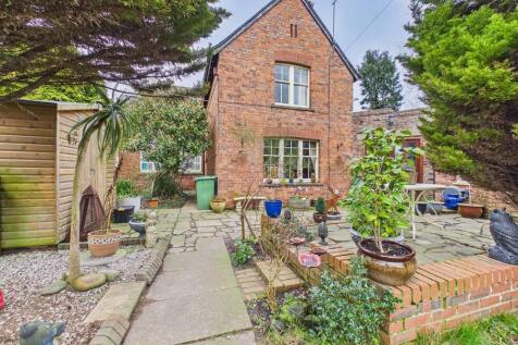 2 Bedroom House - semi-detached for Sale