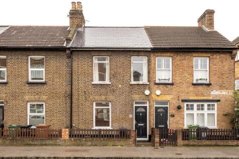 Harrow Road, E11