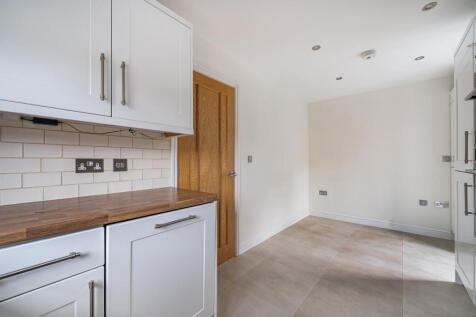 1386947-9-692ef40...