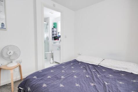 Donaldson Drive, Brockworth, Gloucester, GL3 photo 4