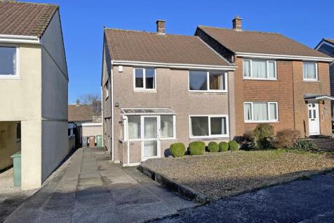 Treago Gardens 12 - Front...jpg