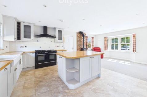 Kitchen/Day Room 