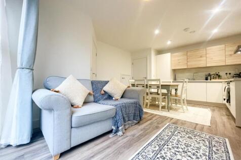 OPEN PLAN LIVING SPACE