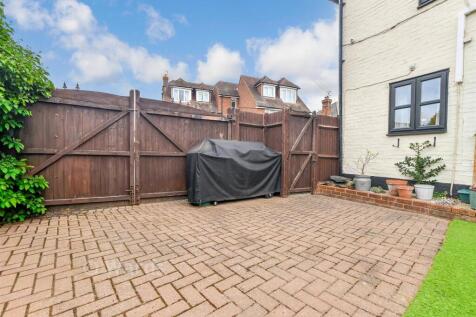 Driveway/Parking