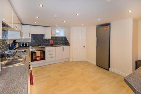 Cutler Heights Lane, Bradford, BD4 9JG photo 3