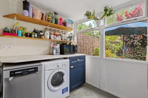 12-b2cdJHPropWorld - 12 Byne Road - 36 (1).JPG