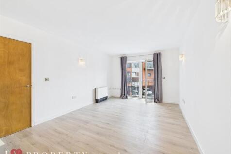 CAM05016G0-PR0065-ST