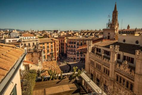 historic-building-with-three-exceptional-apartm...