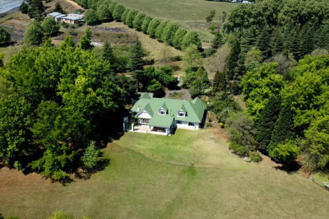 Stunning BoschHoek estate