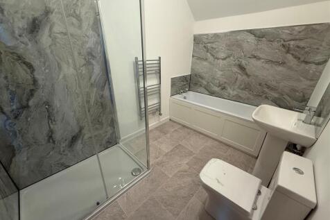 Oats House Bathroom.jpg