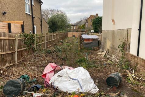 Land Between 18-20 Vicarage Road, Hampton Wick, London KT1 4ED