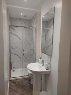 Bathroom 1.jpg
