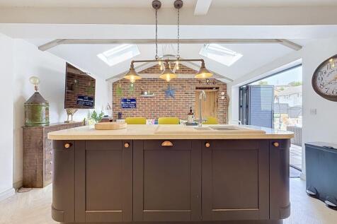 Kitchen / Snug