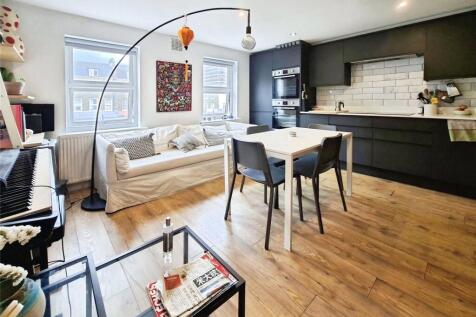 Reception/Kitchen