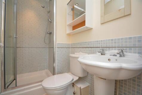 ensuite.jpg