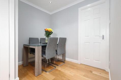 invergarry Quadrant, Thornliebank, Glasgow, G46 photo 5