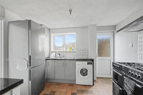 Kitchen_1.jpeg