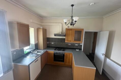 2 bed flat, St Marys Road, CV31 1JN photo 3