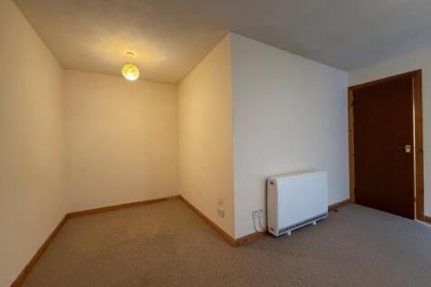 Murray Terrace, Smithton, Inverness, IV2 photo 3